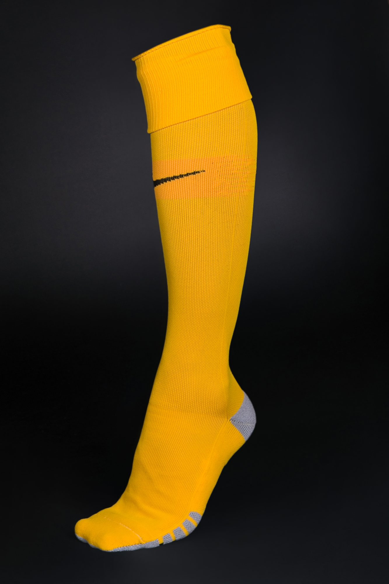 getry_nike_team_matchfit_over_the_calf_football_socks_university_gold_sundial_black_2.jpg